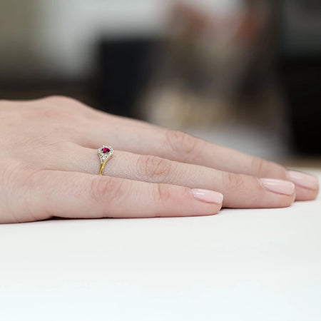 14k-gold-ring-with-red-zirconia-w056-585-cb