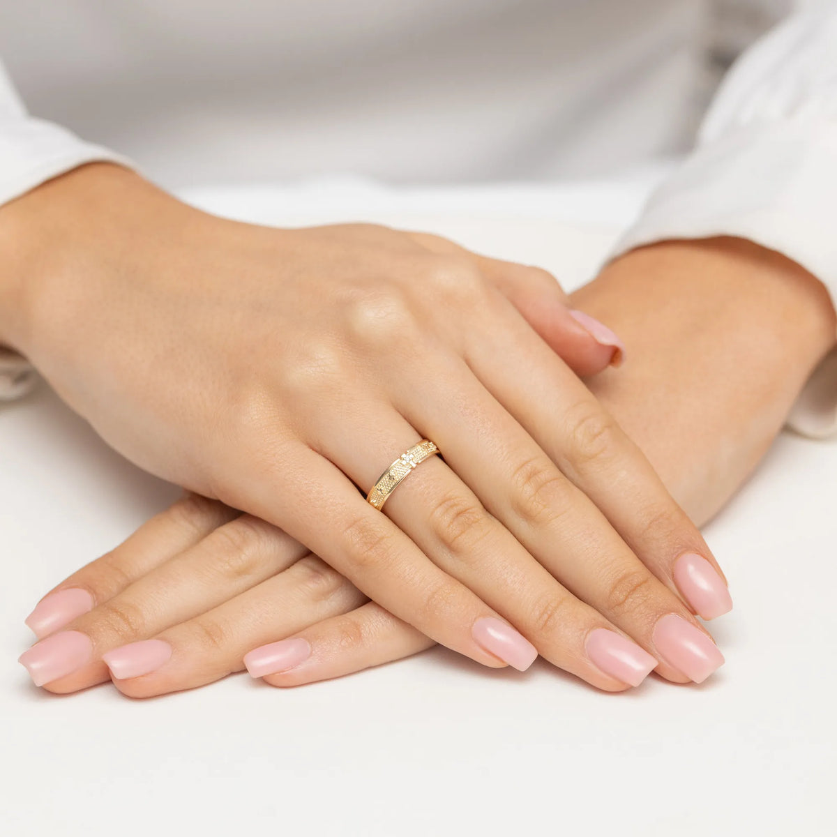 gold-ring-with-0-0086ct-diamond-w0580-diw-01