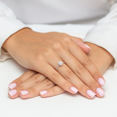 Zásnubný prsteň s diamantmi v 585 bielom zlate