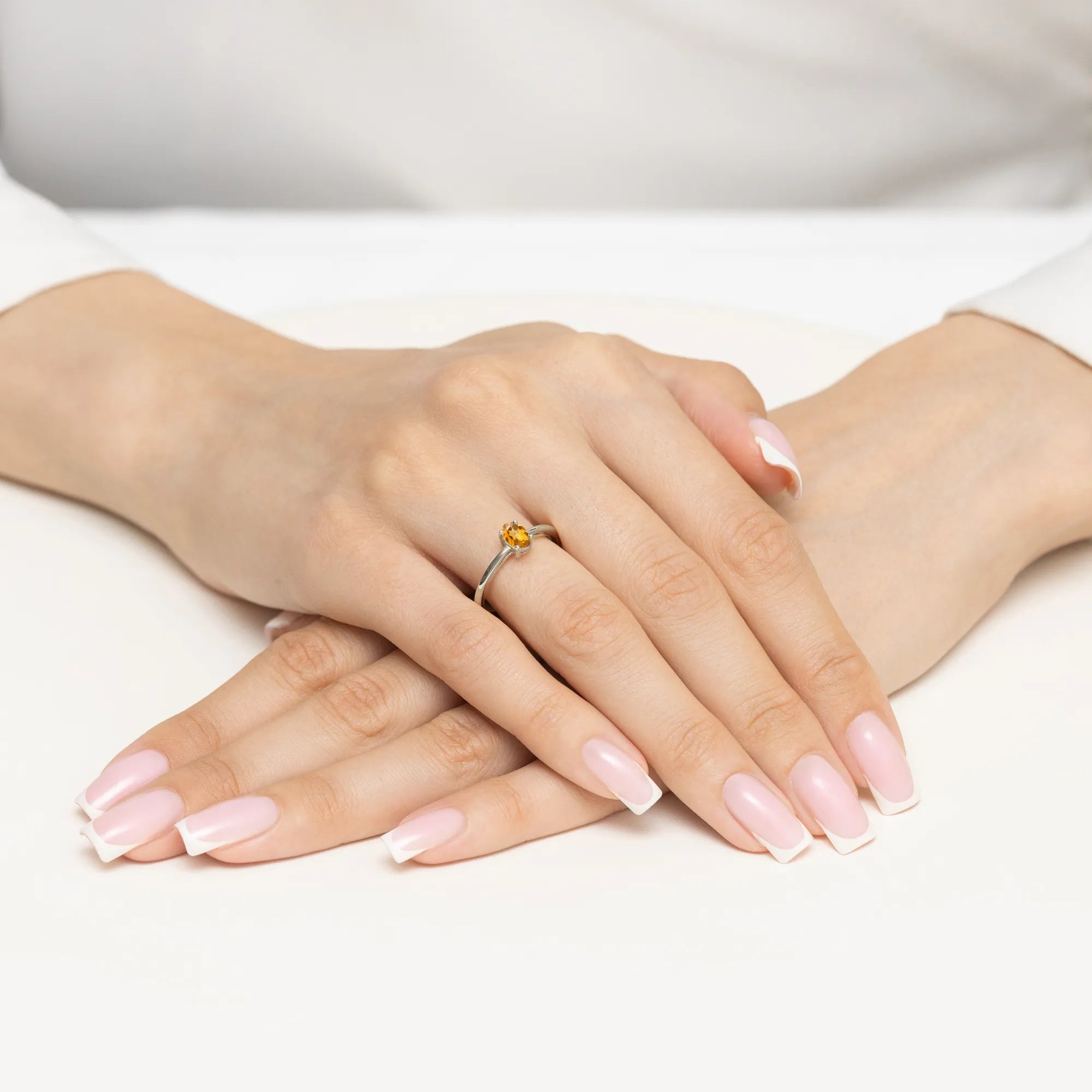 gold-ring-with-0-60ct-citrin-w0685-ciy-01