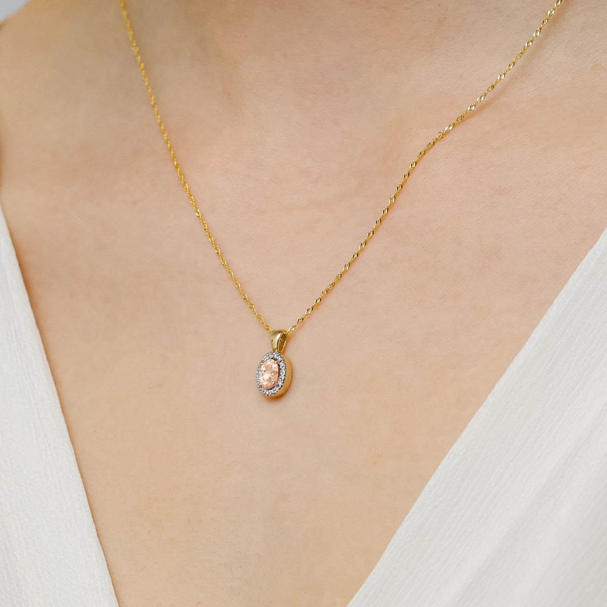 zlatý prívesok s 0,40 ct morganitom a 0,08 ct diamantmi z0574-mop-01