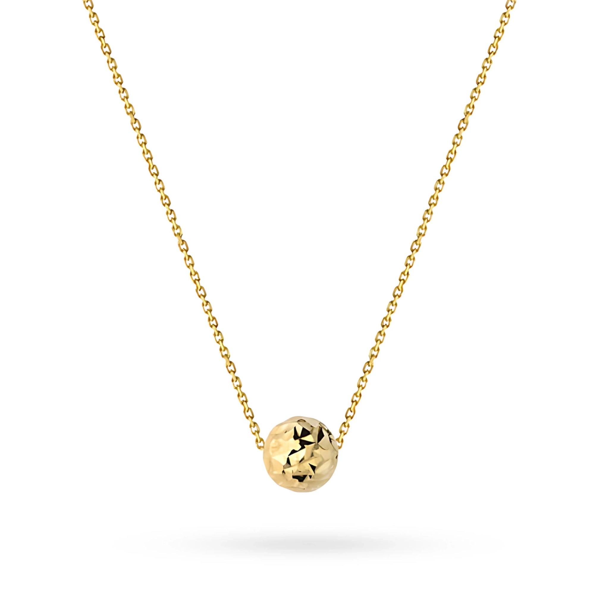 This 14-carat gold necklace is an exclusive accessory. Gold jewellery is an excellent choice for a gift.
