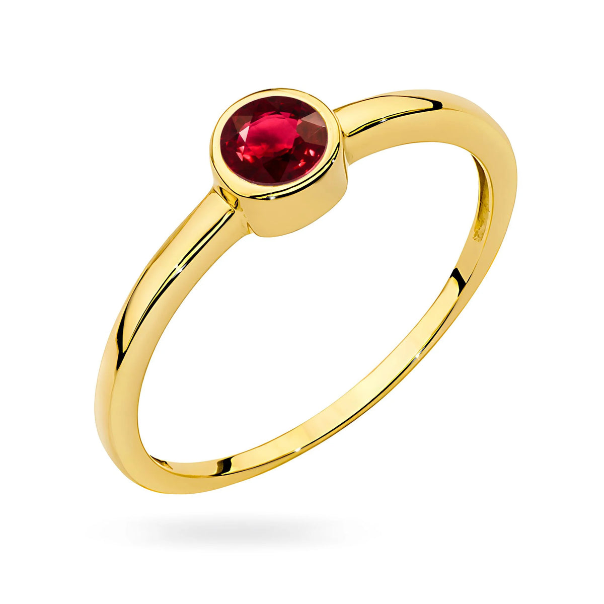 Zlatý prsteň s rubínom 0,30 ct. Tento drahokam spája eleganciu, jemnosť a trvácnosť. Tento prsteň je ideálnou voľbou na zásnuby. Je to elegantný darček.