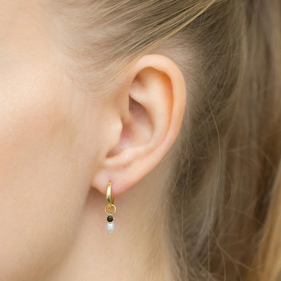 Silver(925) Earrings with black pearl and zirconia. Hoop shape in vintage style. Order gift for mother, girlfriend or fiancee.