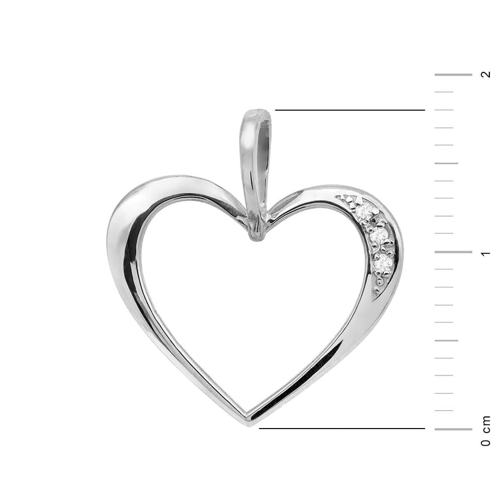 Prívesok v tvare srdca z bieleho zlata s diamantmi o hmotnosti 0,026 ct. Urobte radosť niekomu, koho máte radi.